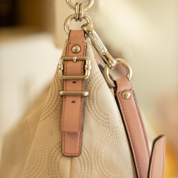 Authentic Coach hobo/cross body - Picture 10 of 12